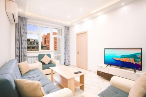 Nice 2 Bedroom apt near Republic Square with a Balcony!